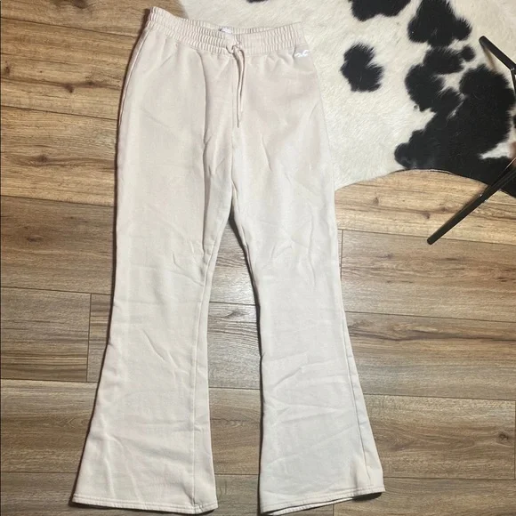 light beige Hollister wide-leg sweatpants - Picture 1 of 11